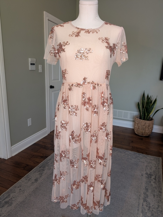Forever 21 Dresses & Skirts - Beautiful Women's Beige Party Dress Sequin Sheer Romantic Feminine Size S